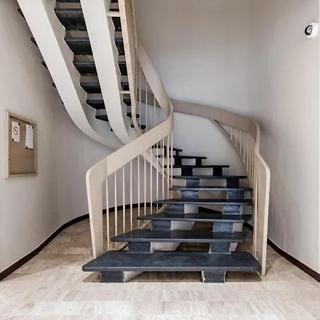 Upscale With Panoramic Balcony Appartamento