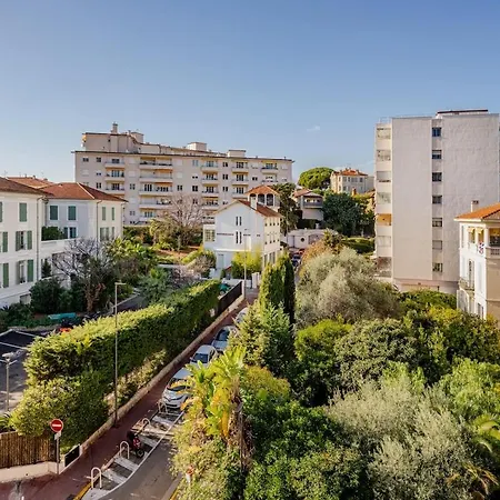 Upscale With Panoramic Balcony Appartamento