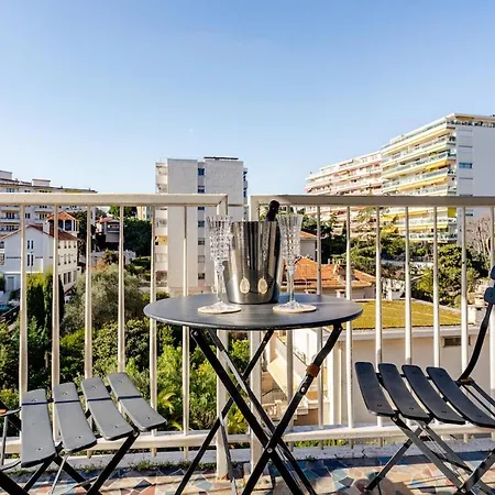 Upscale With Panoramic Balcony Appartamento