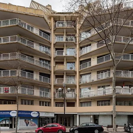 Upscale With Panoramic Balcony *